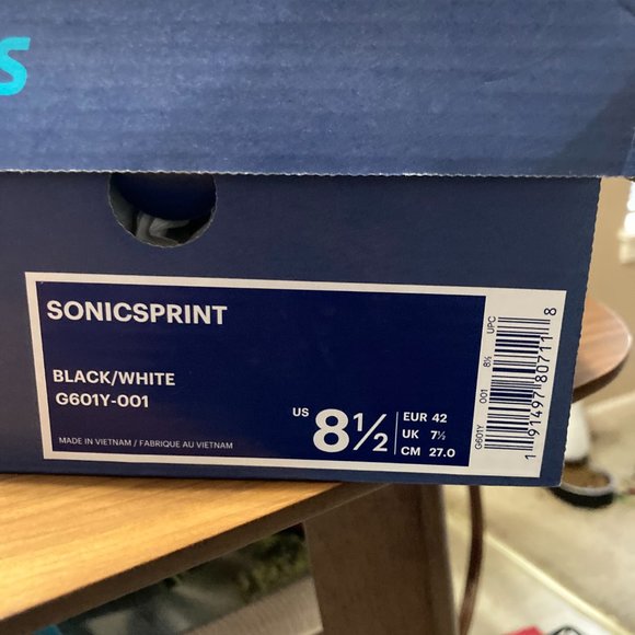 NWOT ASICS Fast Lap Track Spike Shoes (Y8.5) - Picture 6 of 7